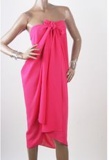 Hardroze pareo van zachte en soepelvallende cr&ecirc;pe voile