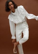 Sandalen met hak en knopen