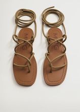 Sandalen met gekruiste bandjes